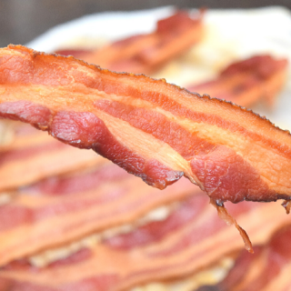 How to Cook Crispy Bacon in the Microwave