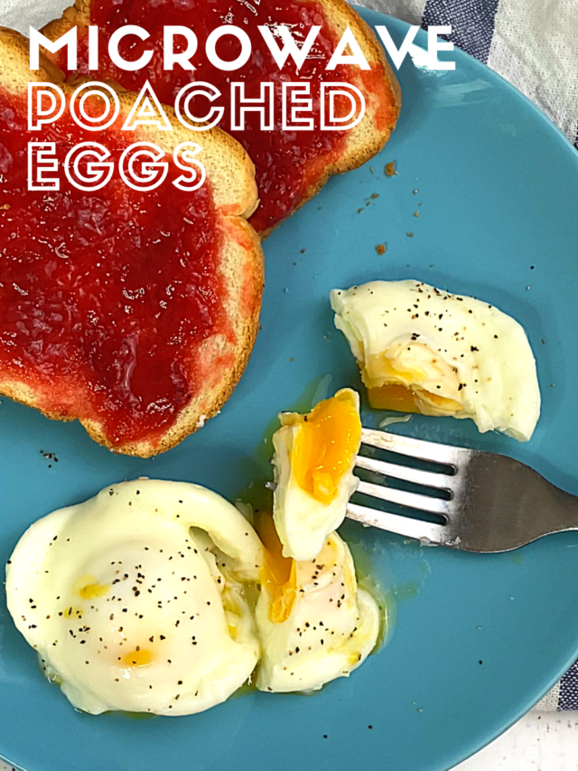 Microwave Poached Eggs - Hungry Healthy Happy