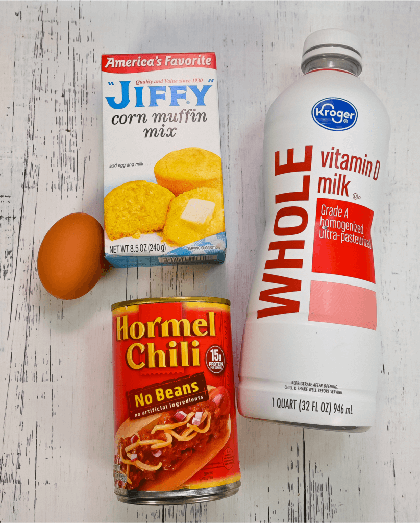 Ingredients to make cornbread chili pie in the microwave