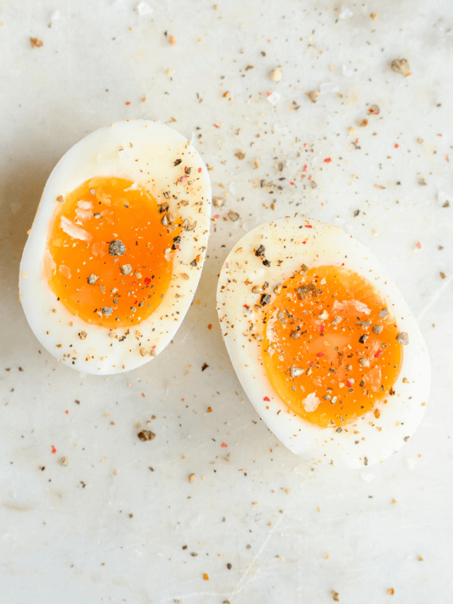 How to Boil Eggs in the Microwave